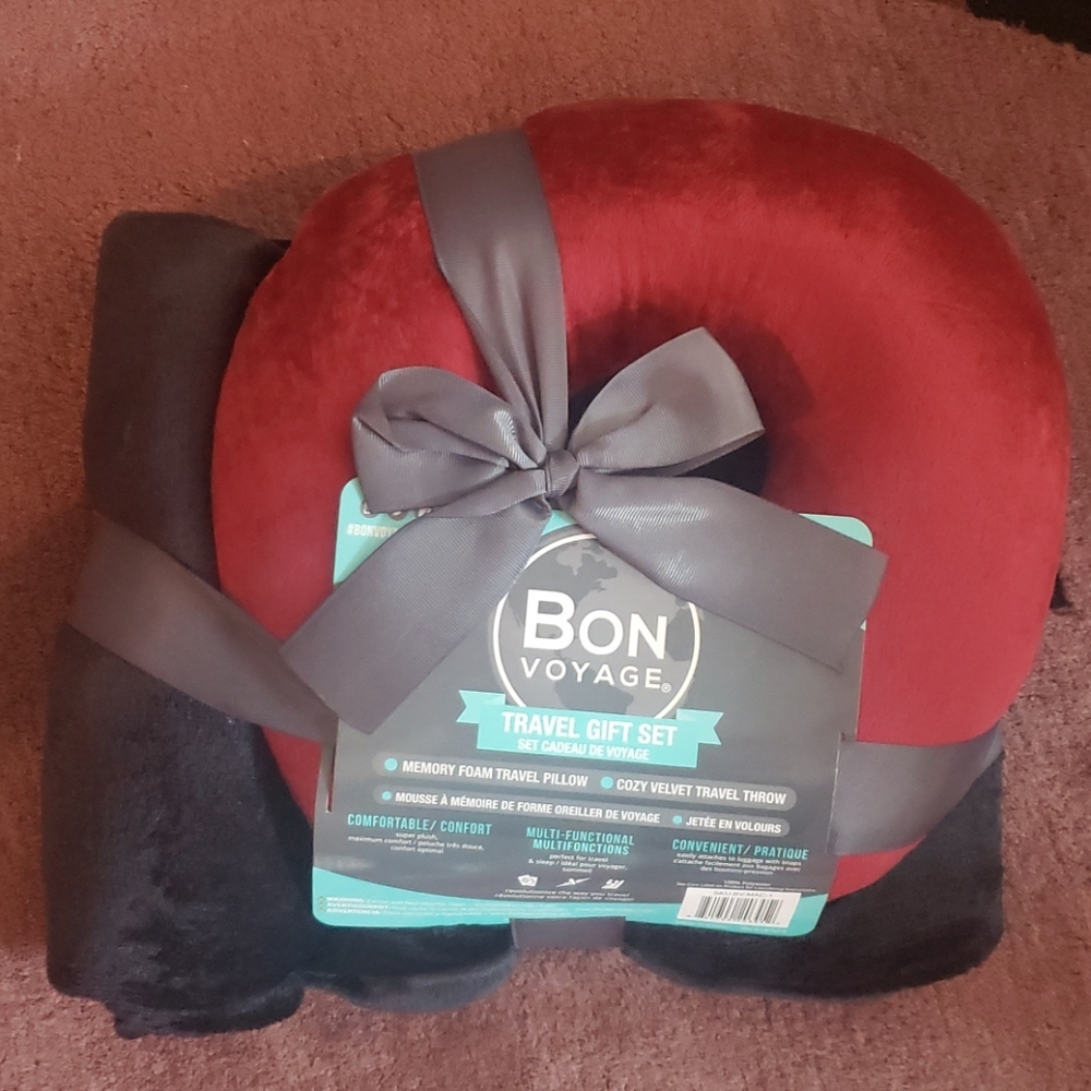 NWT Travel Gift Set